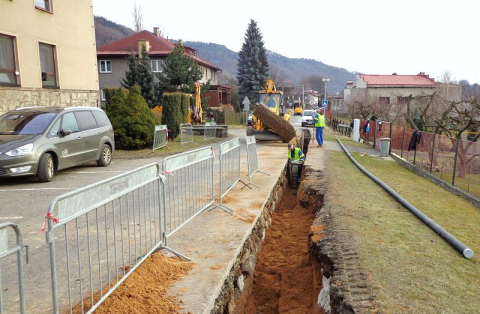 Malá Skála - práce před školou